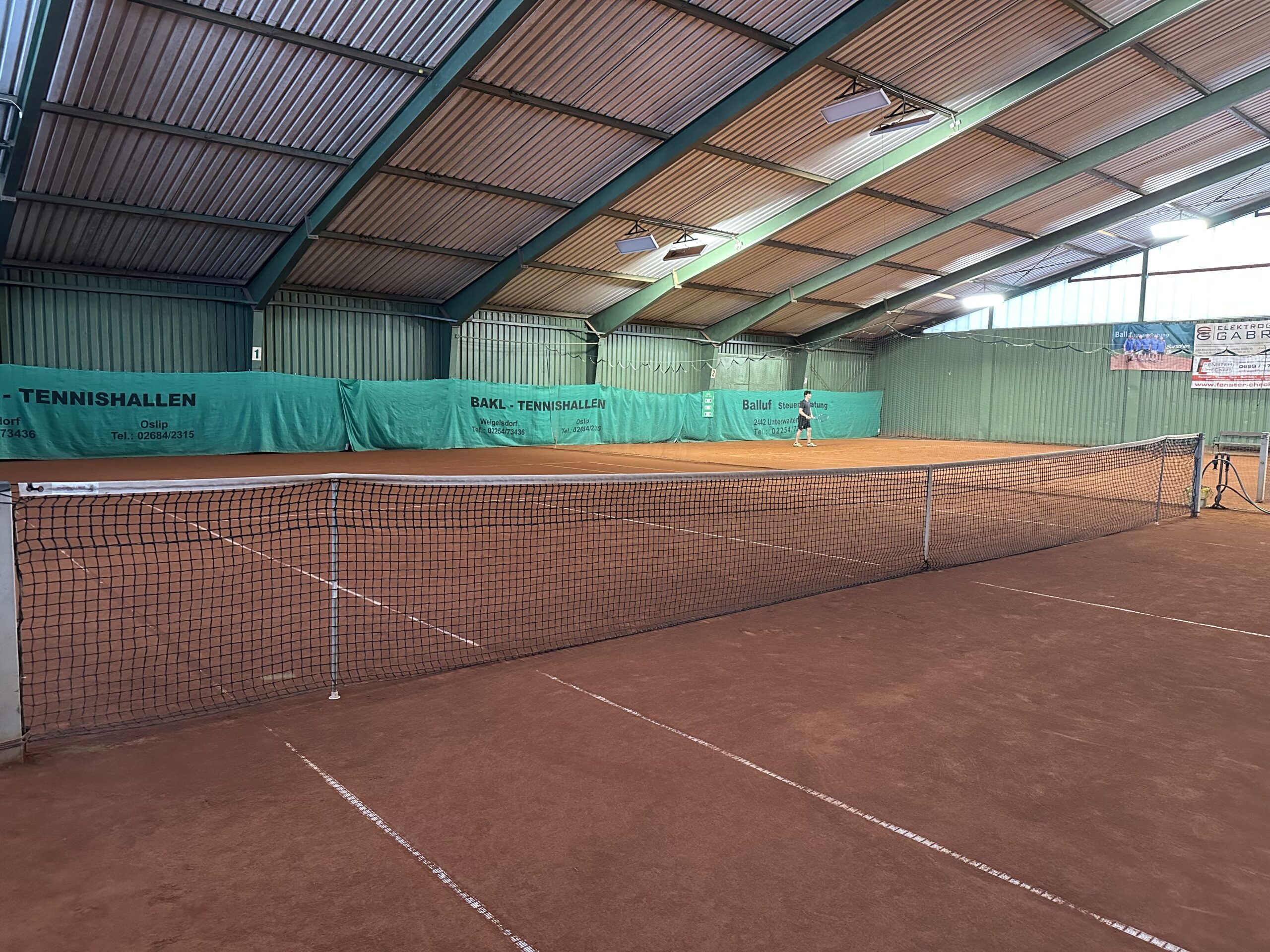 Indoor Tennisplätze Tennis Bakl – Sandplätze bei Ebreichsdorf